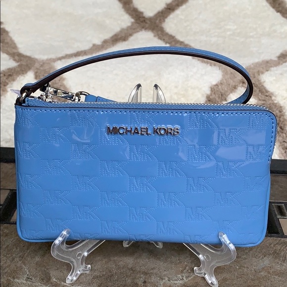 MICHAEL KORS JET SET ITEM LG GUSSET WRISTLET - Picture 1 of 16